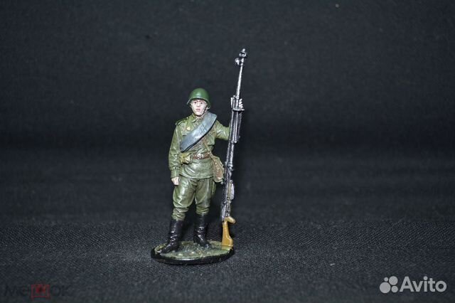 Оловянный солдатик 54 мм. Солдат-наводчик с против