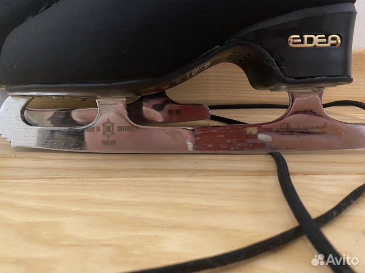 Профессиональные коньки для фигурного катания edea