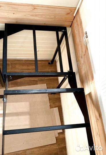 Г-образная лестница с поворотом