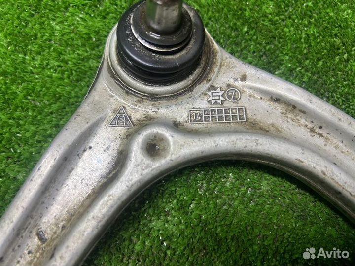 Рычаг подвески верхний Mercedes S W221