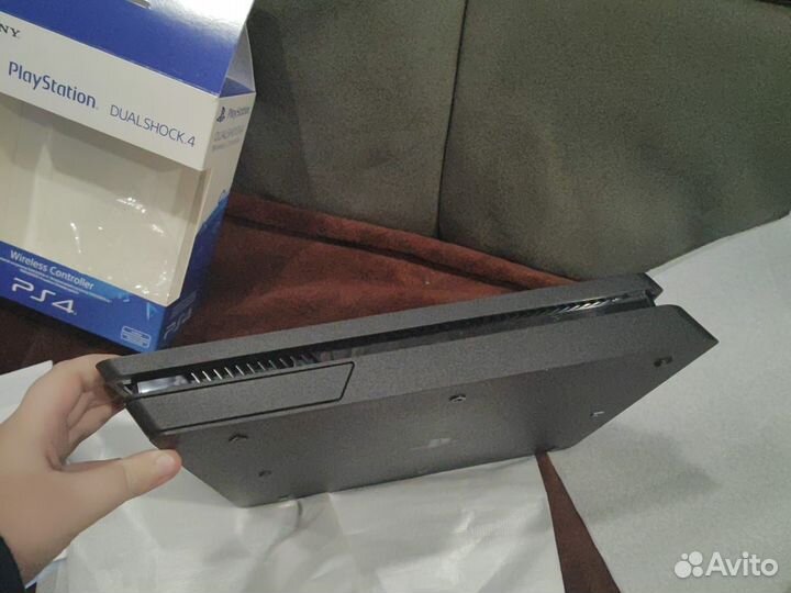 Продам PlayStation 4 slim за 40.000