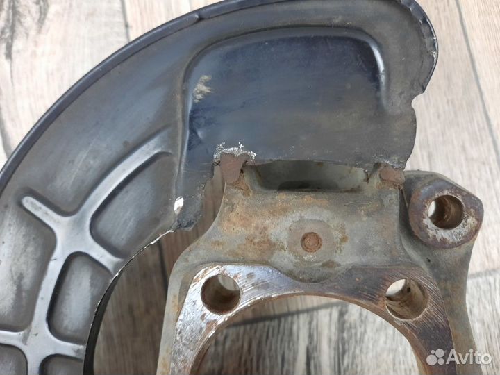 Кулак поворотный передний правый C70 С70 Ц70 C 70