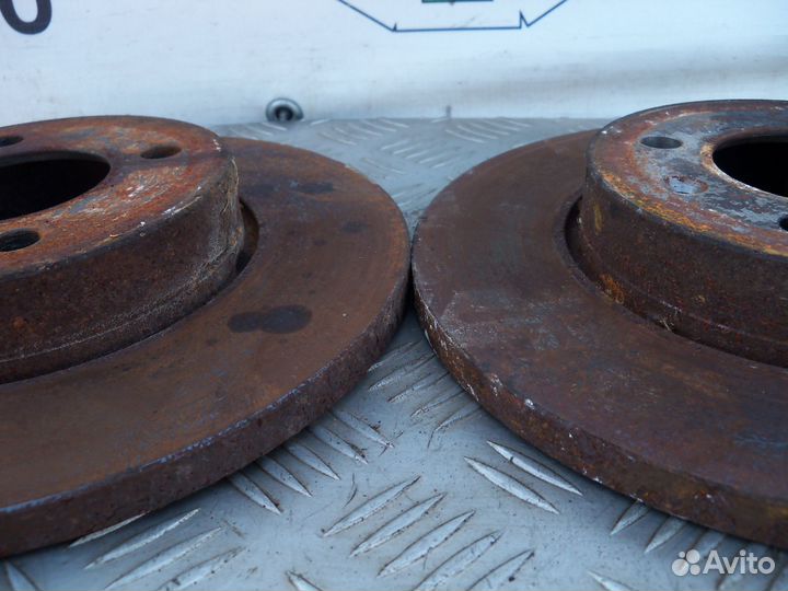 Диск тормозной передний Volkswagen Passat B4 1996г