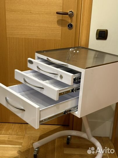 Стоматолагический стол струм