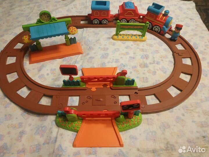 Поезд с железной дорогой Kiddieland