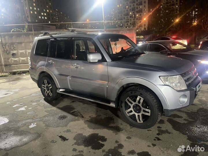 Mitsubishi Pajero 3.2 AT, 2007, 576 320 км