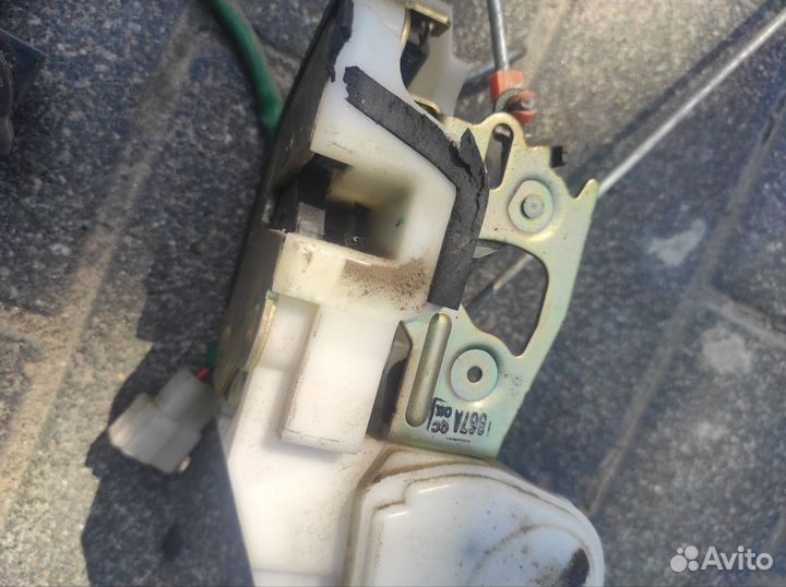 Левая электростеклоподъёмник mitsubishi l200 2004