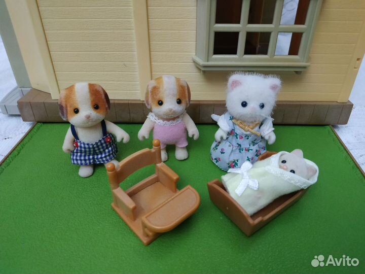 Sylvanian families домик со светом и мебелью