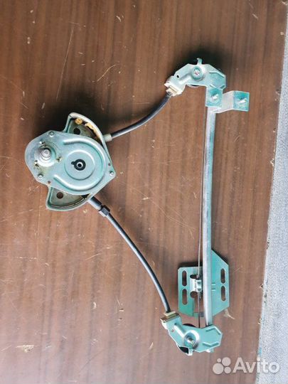 Стеклоподъемник задний левый Лада Гранта седан
