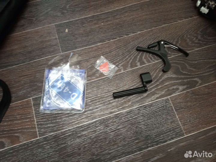 Акустическая гитара