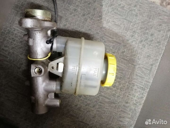 Главный тормозной цилиндр Nissan Pulsar