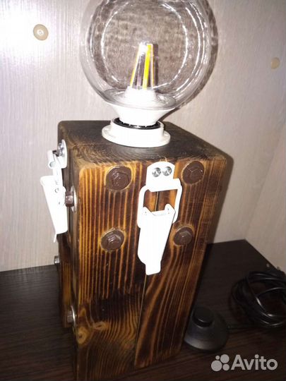 Лампа настольная