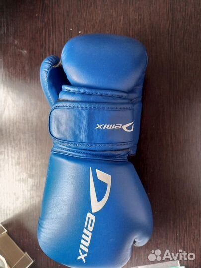Боксерские перчатки