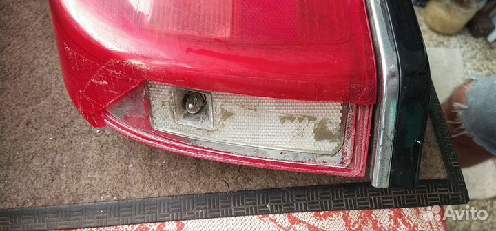 Фонарь задний левый volvo S80 2004 год с деффектом