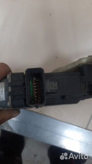 Стеклоподъемник электрический задний правый