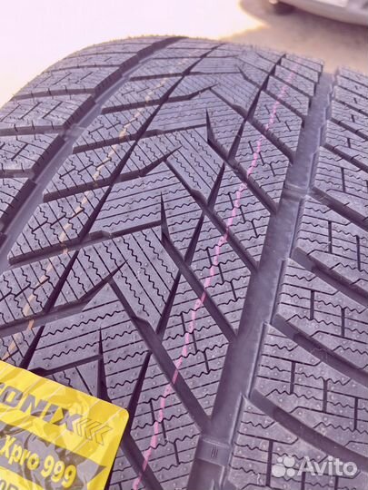 Sonix WinterXPro 999 295/40 R21 117T