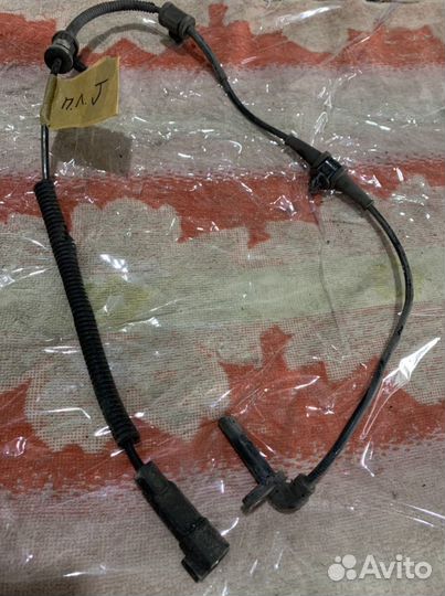 Датчик абс Передний левый Оpel astra J