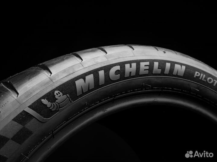 Michelin Pilot Sport Cup 2 335/30 R21 и 275/35 R20