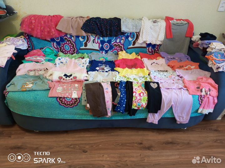 Продам пакет вещей на девочку 5-6 лет