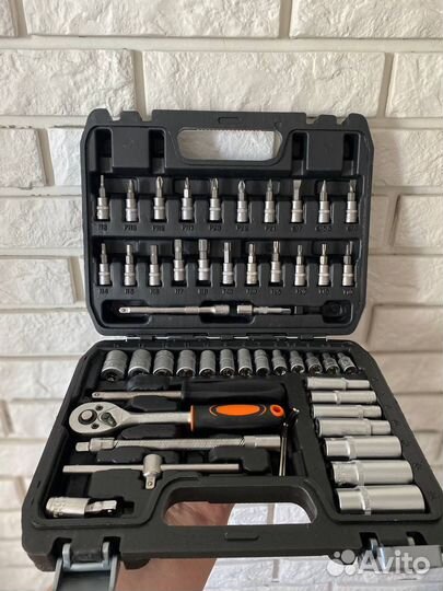 Набор автомобильных инстументов с трещеткой