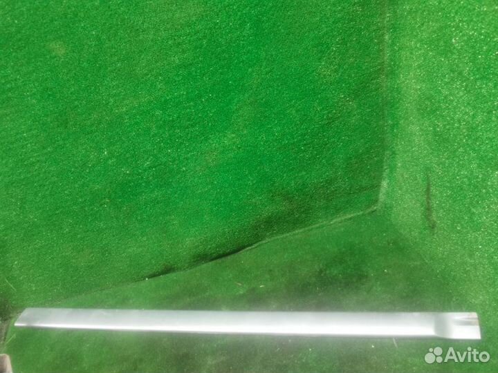 Молдинг двери передний правый Mitsubishi Lancer 9