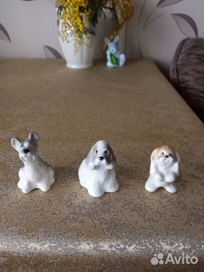 Фарфоровые статуэтки собак