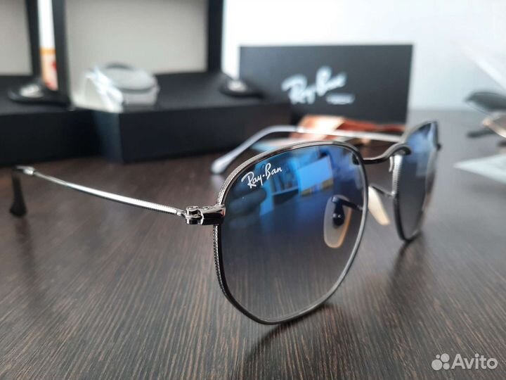Солнцезащитные очки Ray Ban