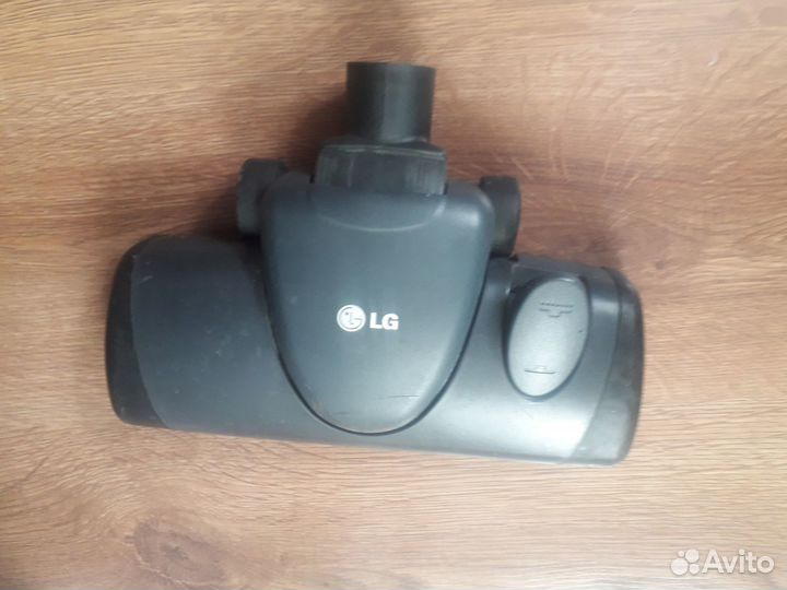Телескопическая трубка и щетка к пылесосу LG