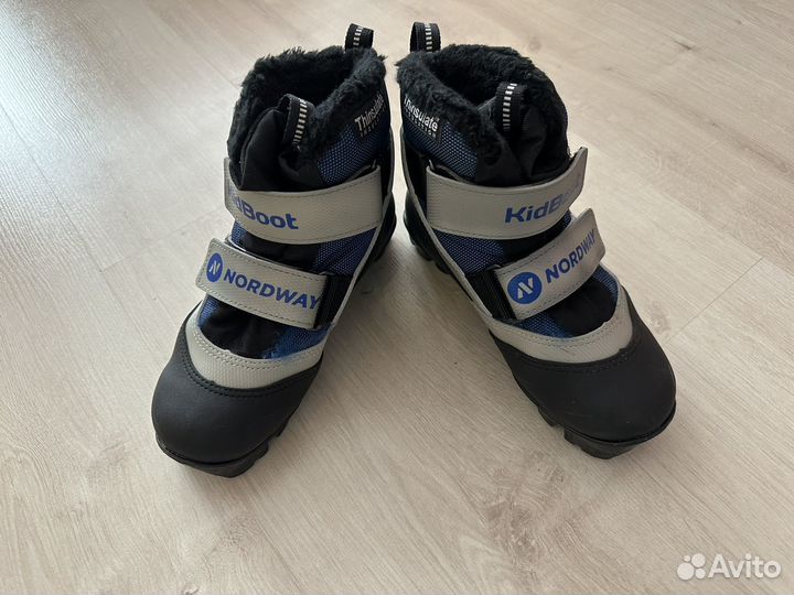 Лыжные ботинки