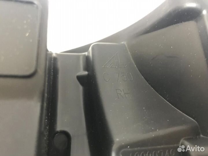 Правый корпус фары Land Rover Range Rover Vogue 3