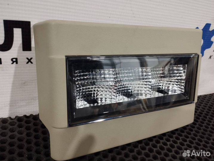 Фонарь салона (плафон) правый Volvo FH5 84483688