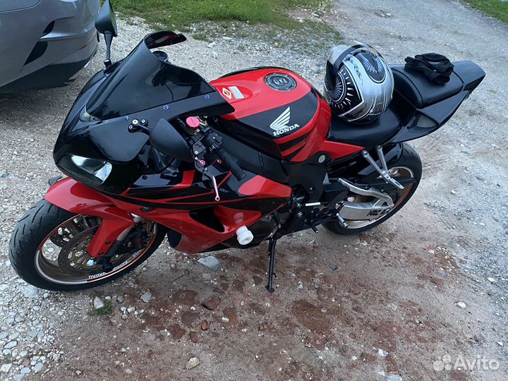 CBR1000RR/RAFireblade
