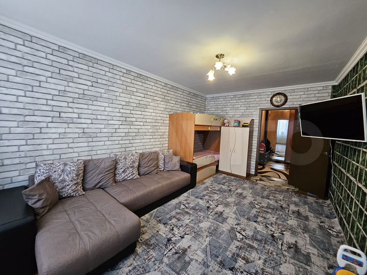2-к. квартира, 60 м², 2/9 эт.