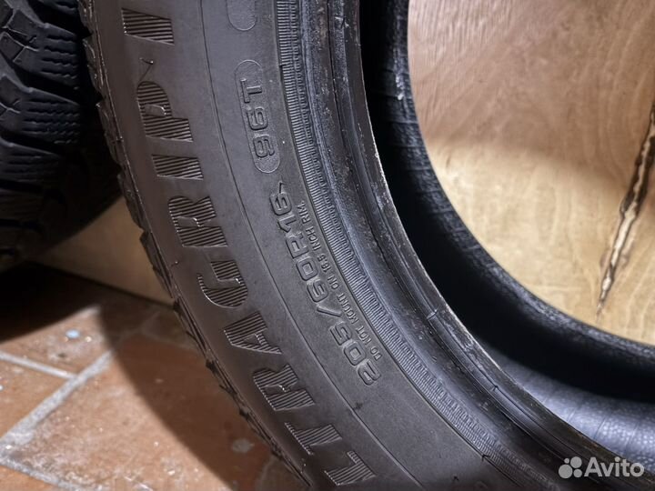 Goodyear UltraGrip Ice 2 205/60 R16 96T