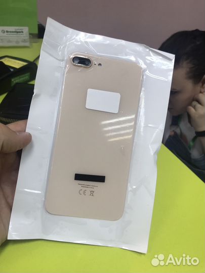 Задняя крышка на iPhone 8 Plus