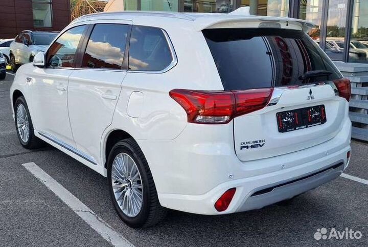 Mitsubishi Outlander 2.4 AT, 2019, 125 700 км