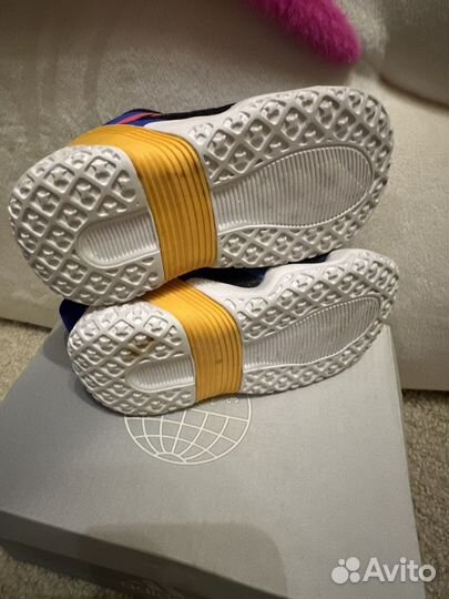 Кроссовки adidas