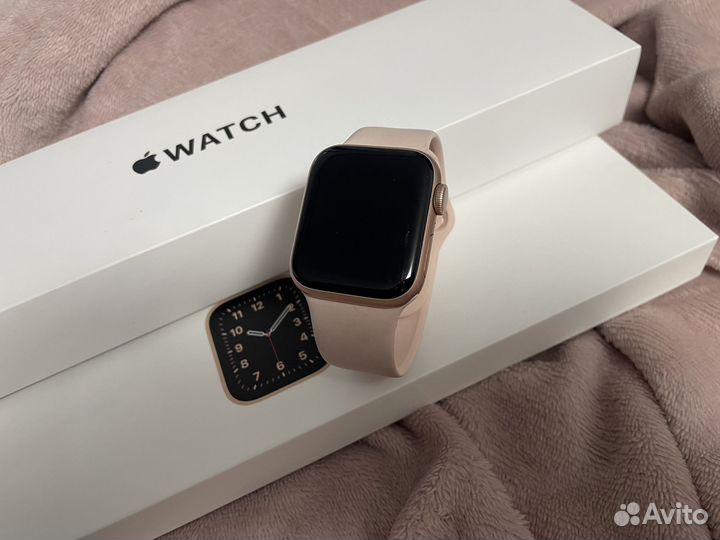 Apple watch SE 40mm отличные