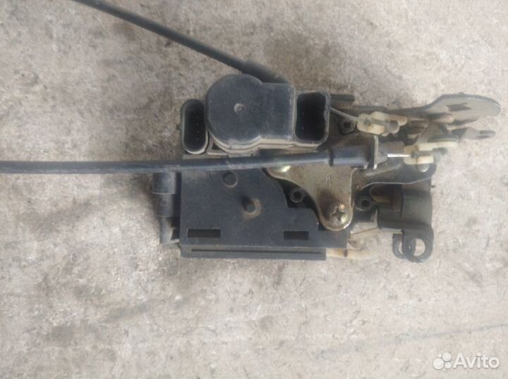 Замок двери передний правый Chery Fora (A21)