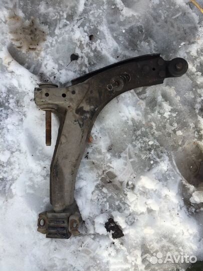 Передний рычаг подвески Заз Сенс Шевроле Ланос