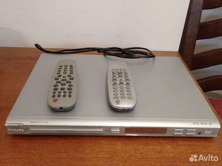 DVD плеер и два пульта philips