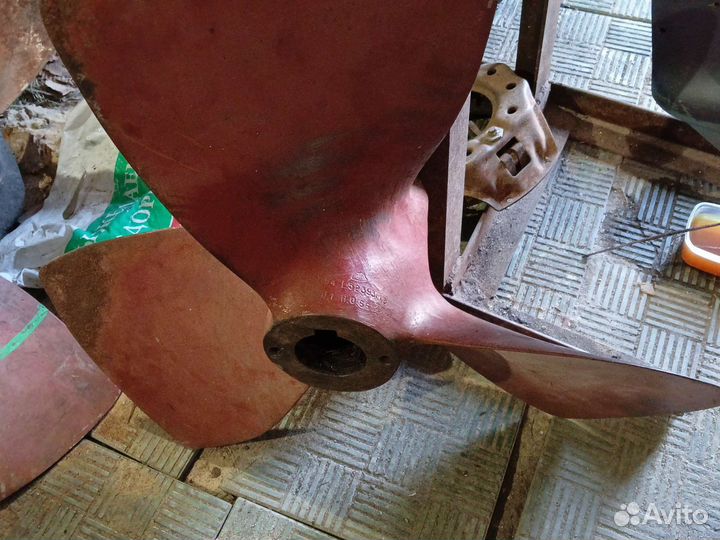 Винт судовой L52393MB и L52393MB-01 Д.0.7. Н. 0.66