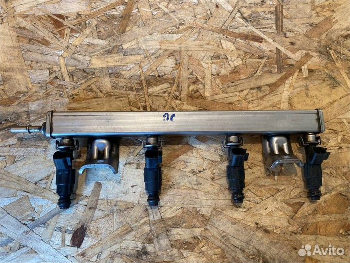 Рейка топливная (рампа) Ford Focus