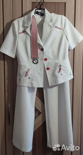 Костюм женский