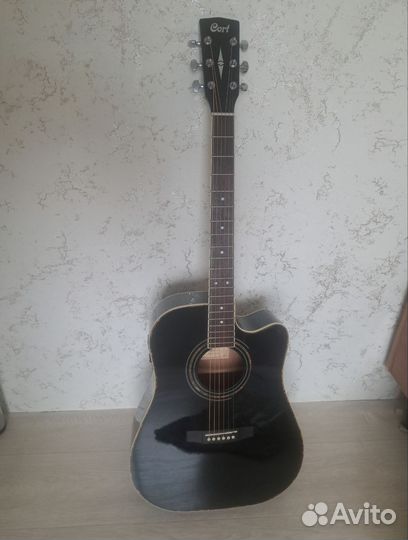 Гитара электроакустическая