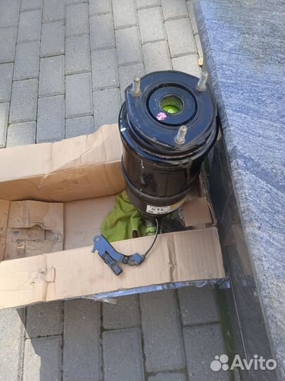 Амортизатор Lexus LS 500 4802050400 передний левый