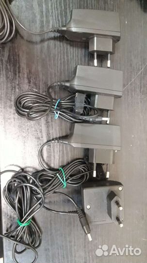 Зарядки старые,провода и колокольчики