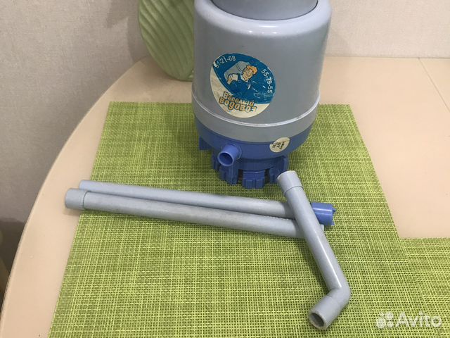 Ручная помпа для воды