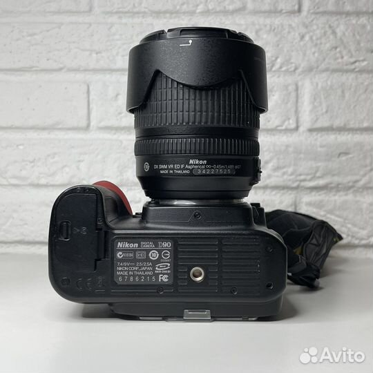 Nikon D90 kit 18-105 mm 22888 кадров