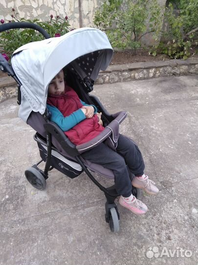 Детская прогулочная легкая коляска бу